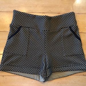 Squasht Patterned High Waisted Shorts